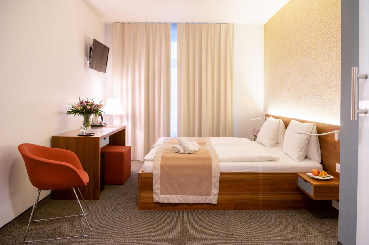 Hotel Engel Am Bahnhof 베덴스빌 외부 사진