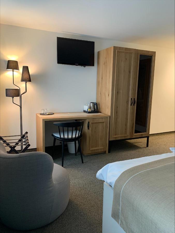 Hotel Engel Am Bahnhof 베덴스빌 외부 사진