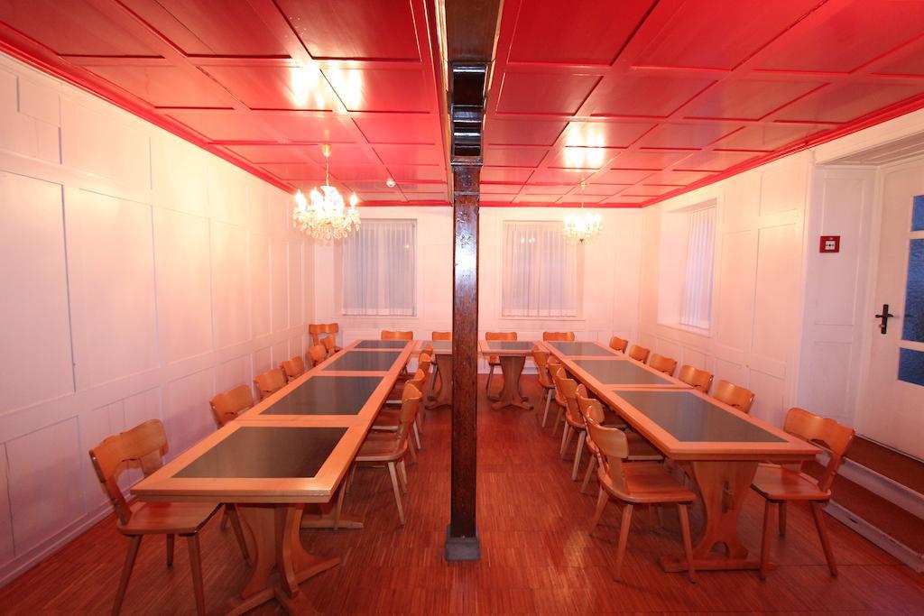 Hotel Engel Am Bahnhof 베덴스빌 외부 사진